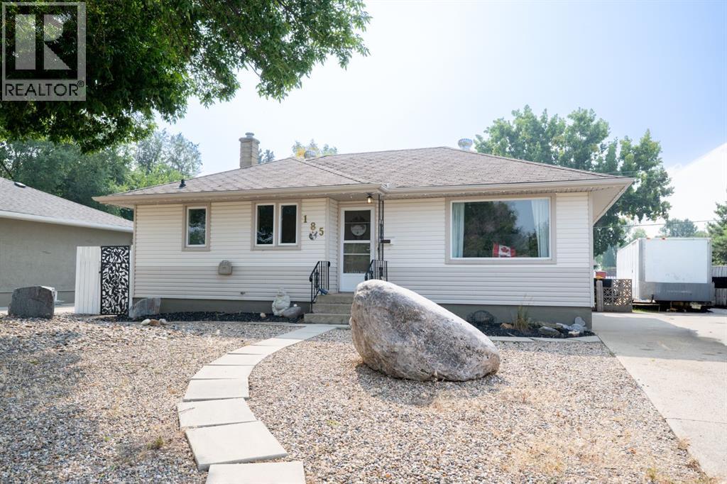 Photo 1 of 185 8 Street Nw, Medicine Hat AB