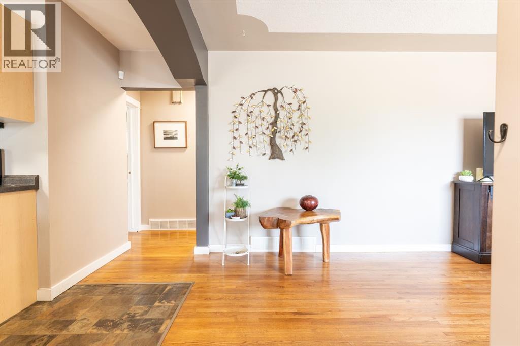 Photo 9 of 185 8 Street Nw, Medicine Hat AB