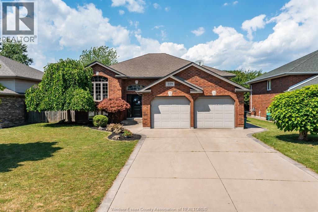 Photo 1 of 229 Gignac Crescent, Lasalle ON