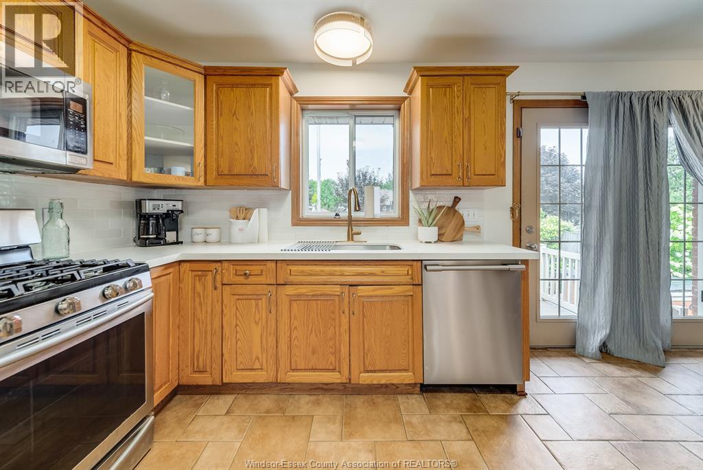 Photo 12 of 229 Gignac Crescent, Lasalle ON