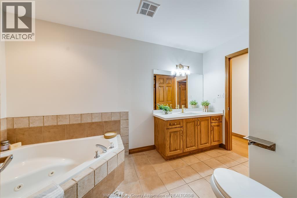 Photo 19 of 229 Gignac Crescent, Lasalle ON