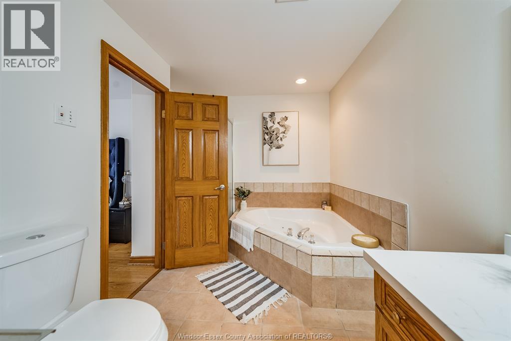 Photo 20 of 229 Gignac Crescent, Lasalle ON