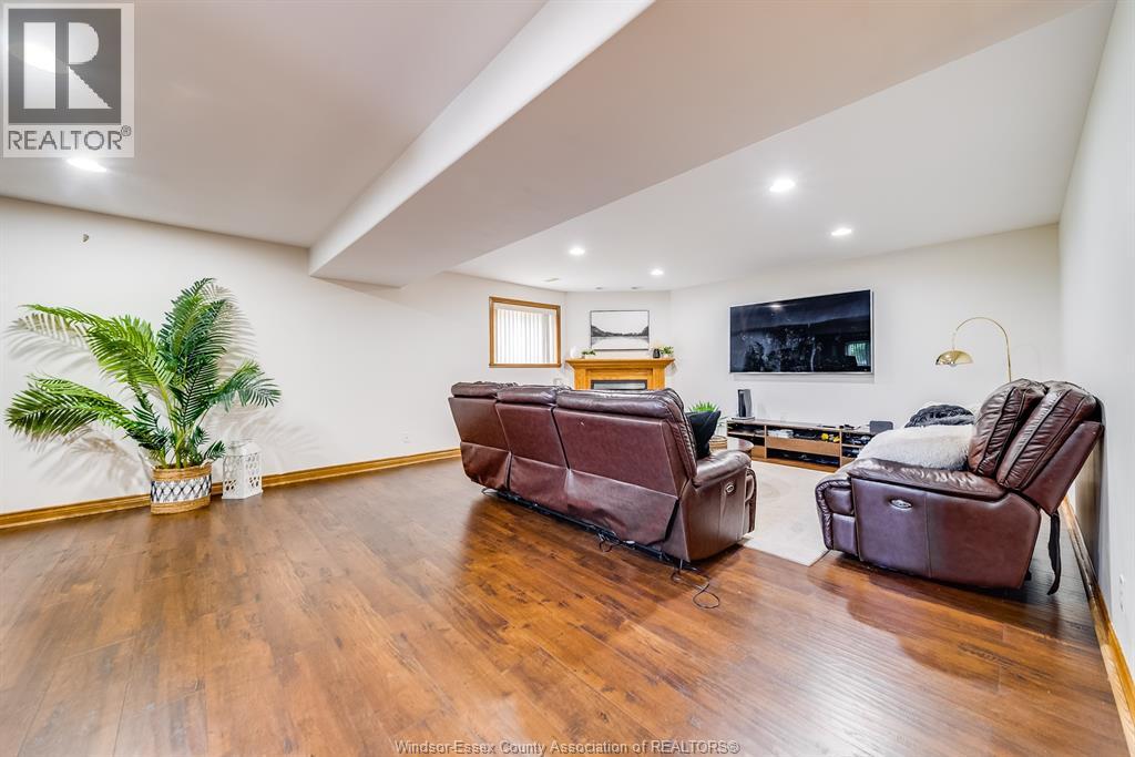 Photo 27 of 229 Gignac Crescent, Lasalle ON