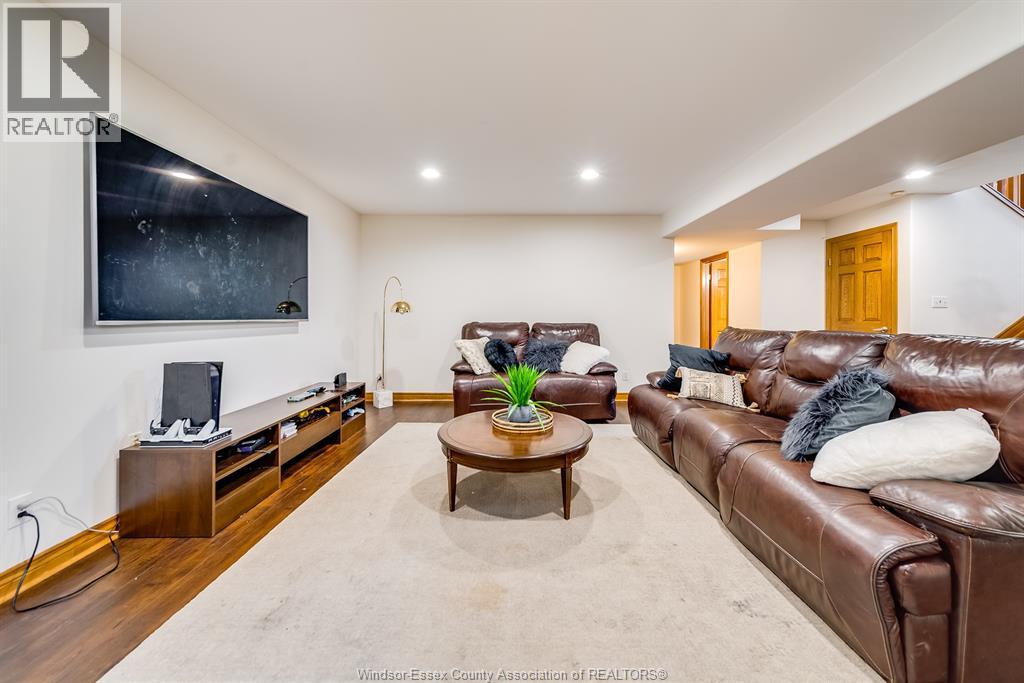 Photo 31 of 229 Gignac Crescent, Lasalle ON