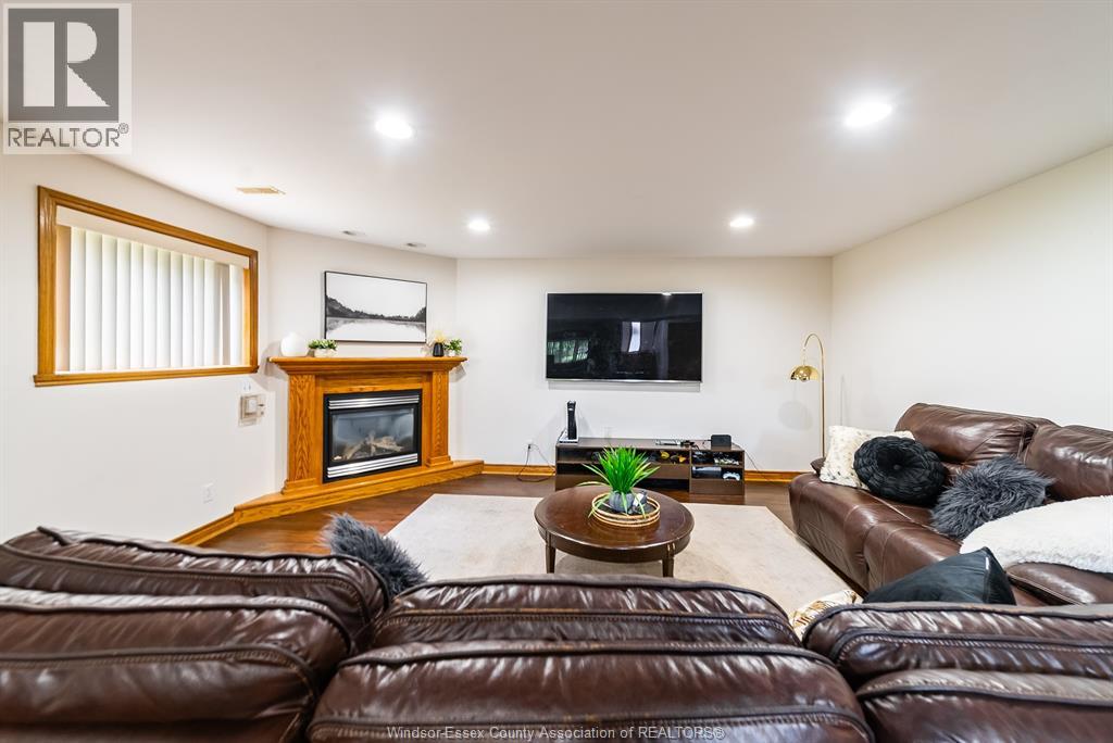 Photo 32 of 229 Gignac Crescent, Lasalle ON