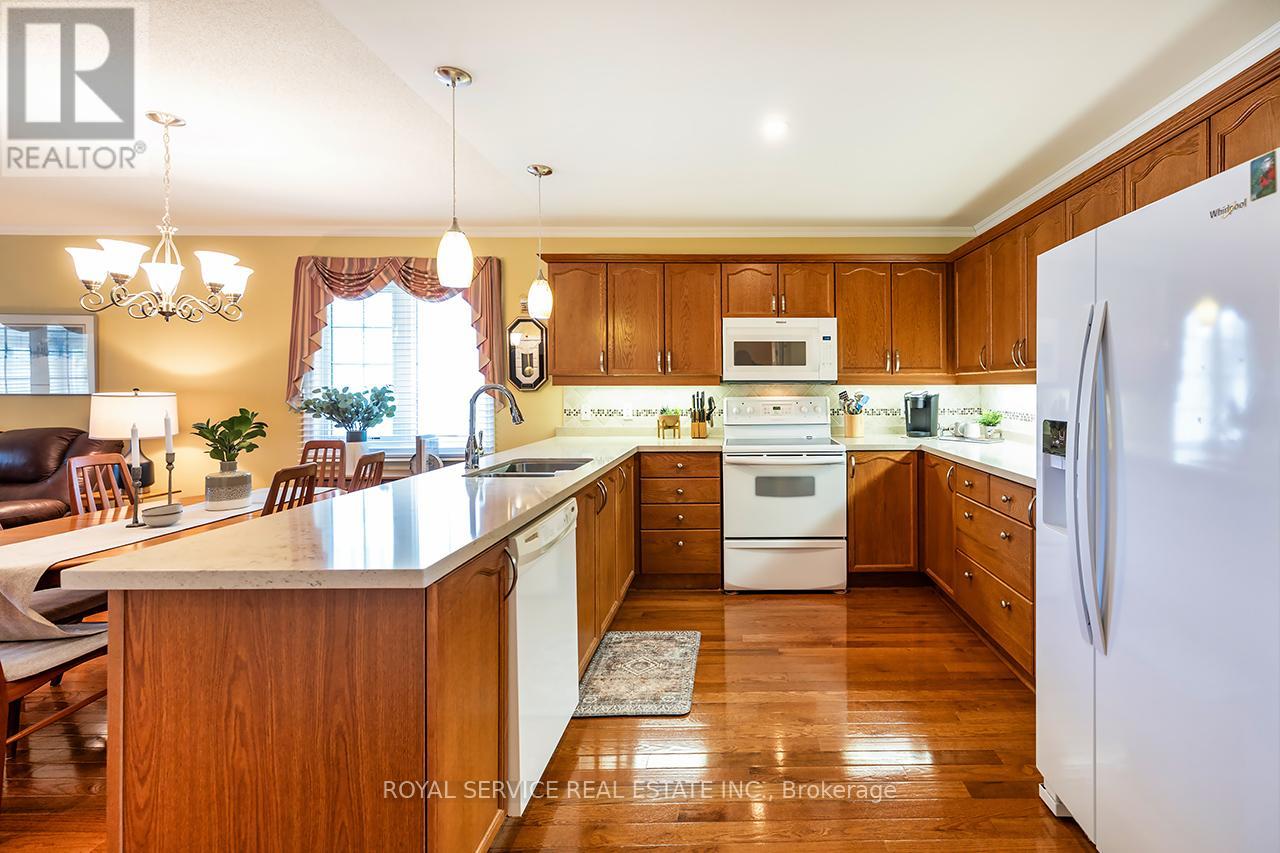 Photo 11 of 15 Bloom Avenue, Clarington ON