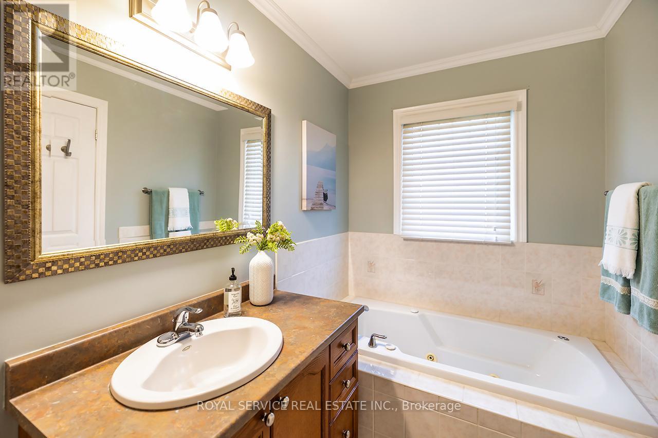 Photo 25 of 15 Bloom Avenue, Clarington ON