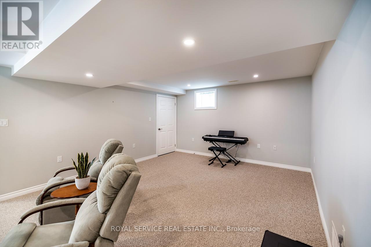 Photo 38 of 15 Bloom Avenue, Clarington ON