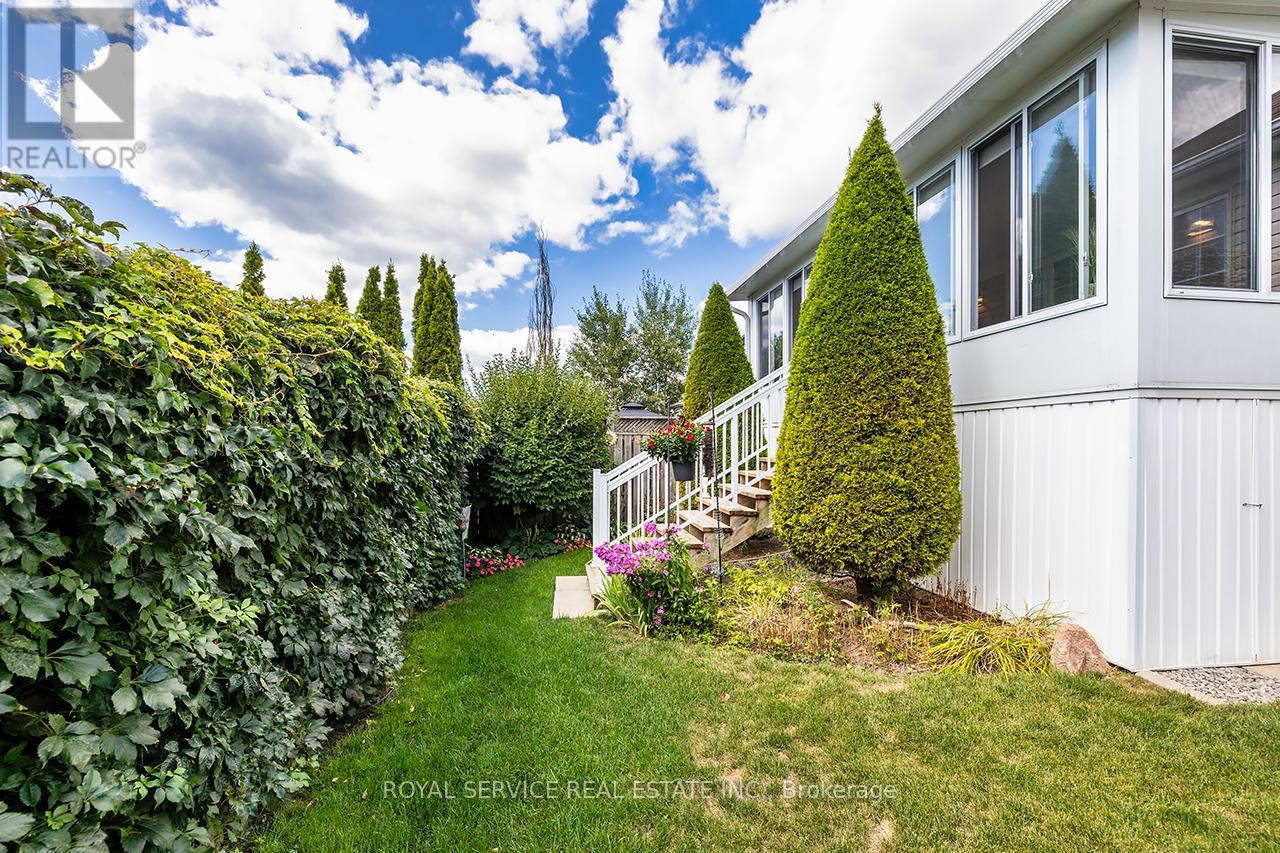 Photo 44 of 15 Bloom Avenue, Clarington ON