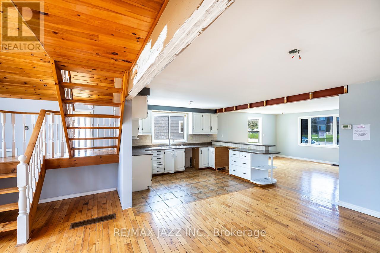 Photo 31 of 3151 Courtice Road, Clarington ON