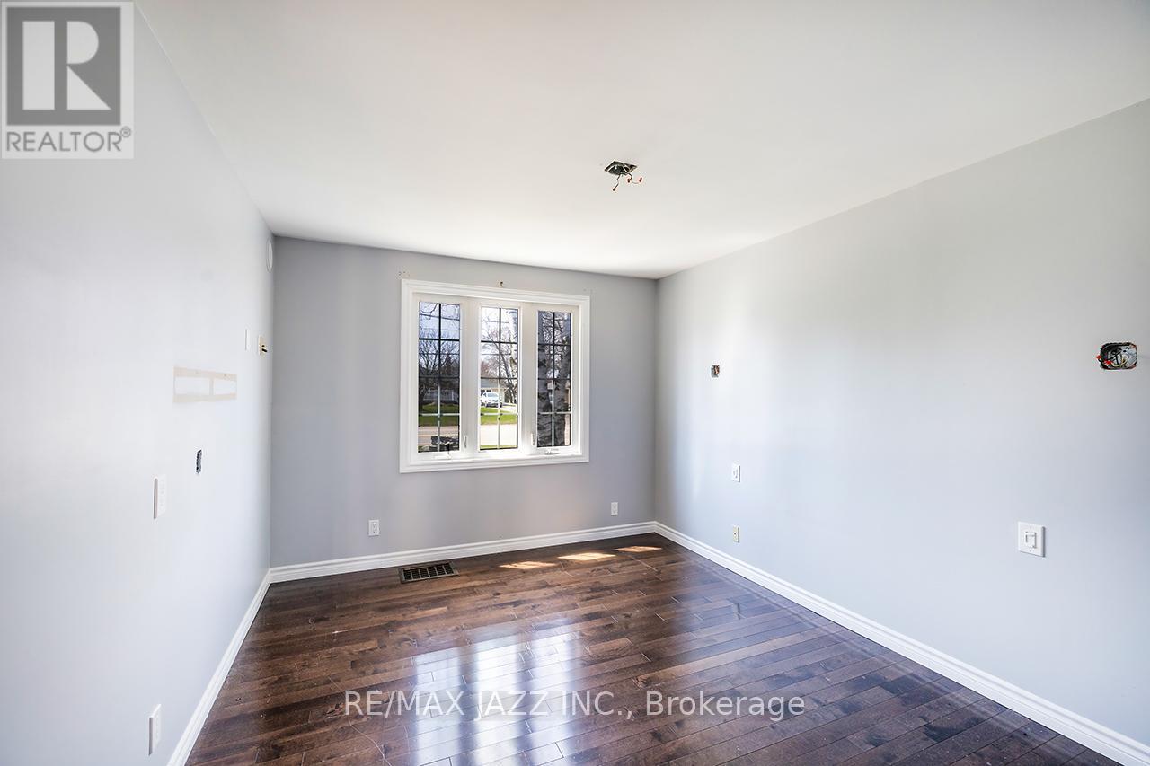 Photo 32 of 3151 Courtice Road, Clarington ON