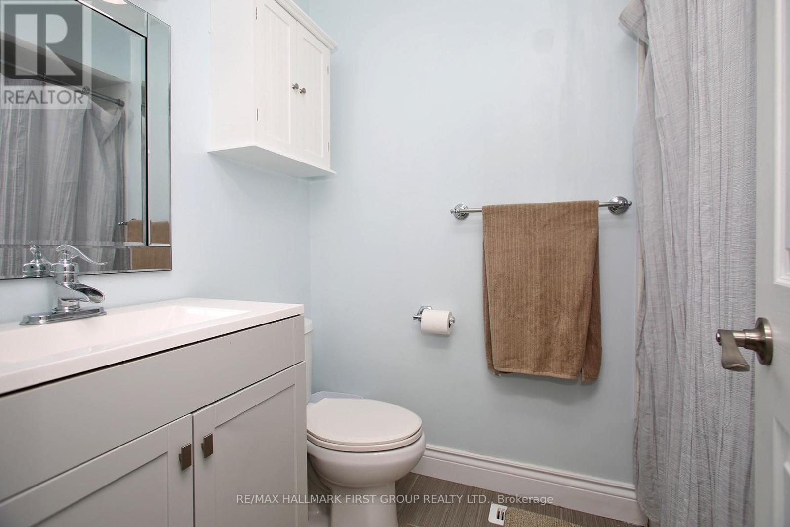 Photo 22 of Upper 213 Glen Hill Drive, Whitby ON