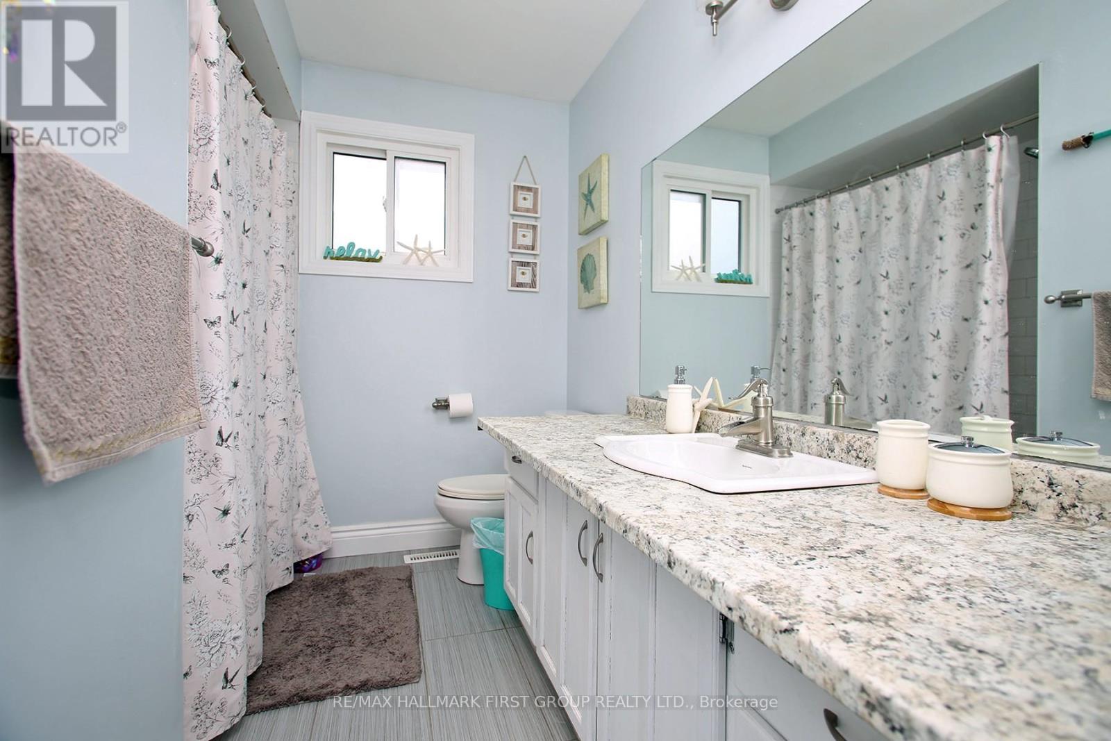 Photo 25 of Upper 213 Glen Hill Drive, Whitby ON