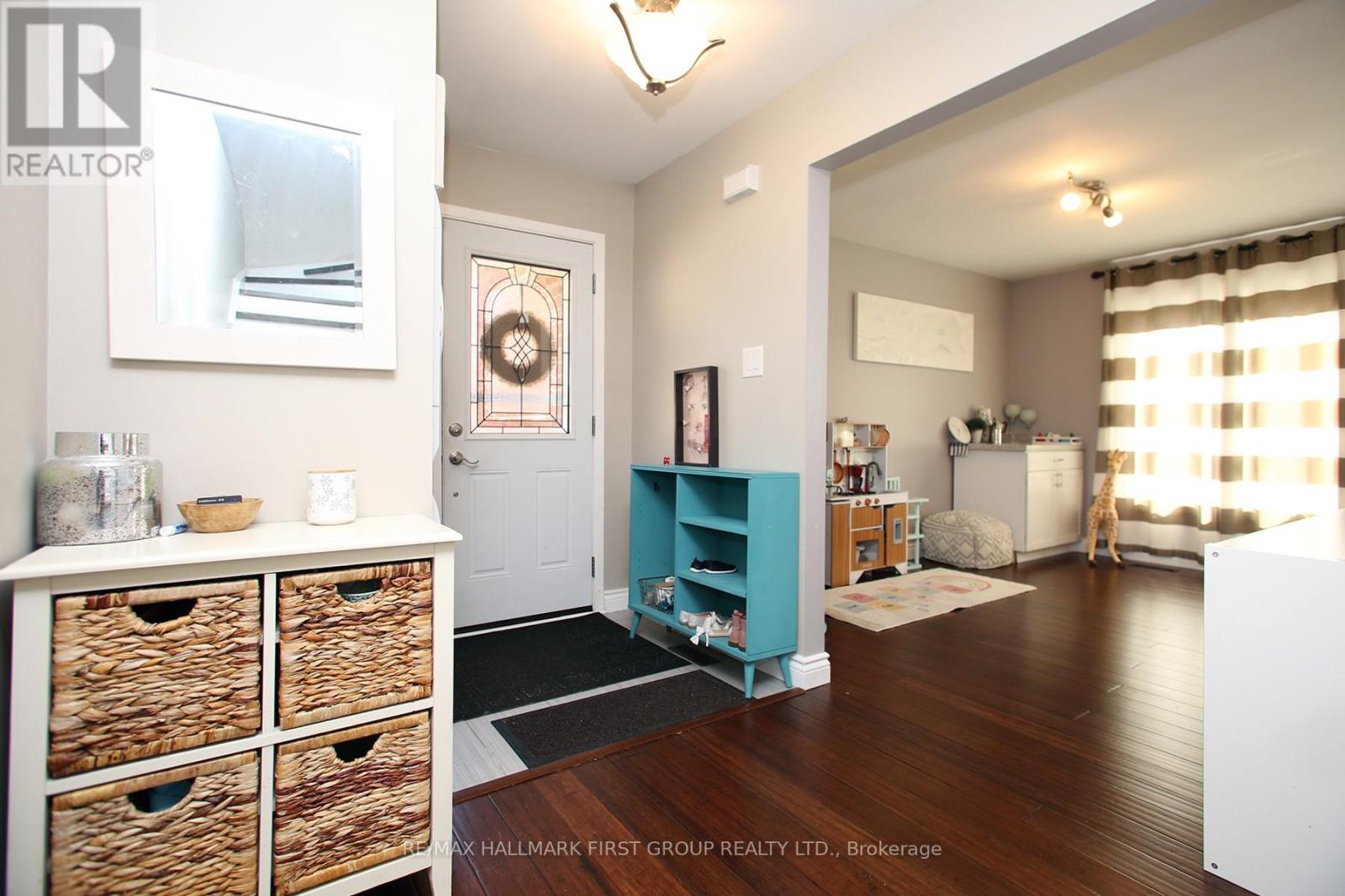 Photo 4 of Upper 213 Glen Hill Drive, Whitby ON