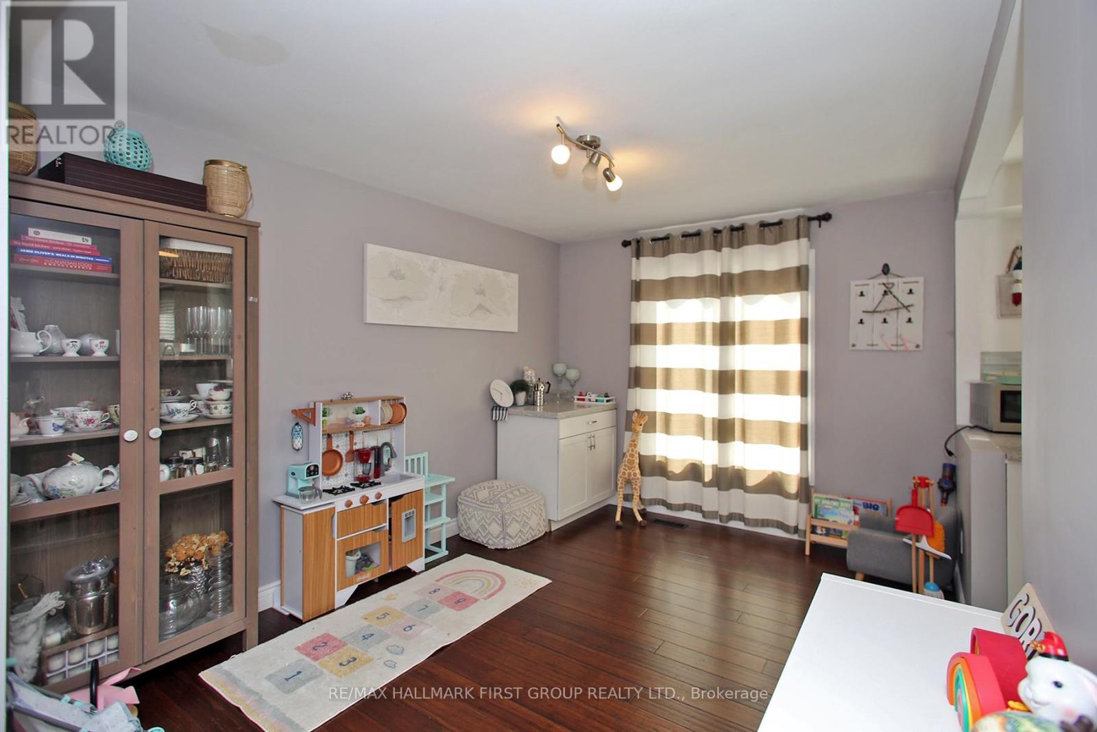 Photo 5 of Upper 213 Glen Hill Drive, Whitby ON