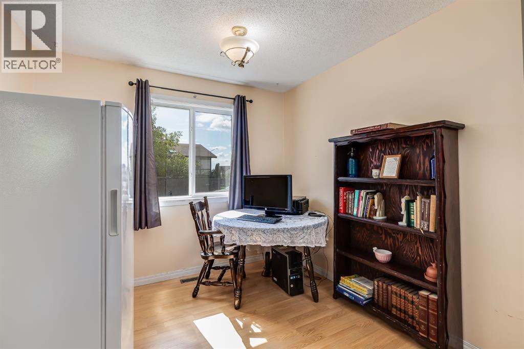 Photo 11 of 330 9 Street, Beiseker AB