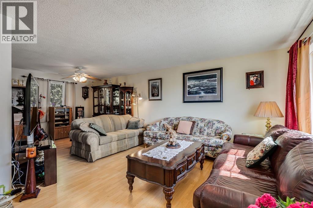 Photo 7 of 330 9 Street, Beiseker AB
