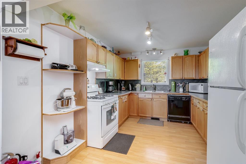 Photo 9 of 330 9 Street, Beiseker AB