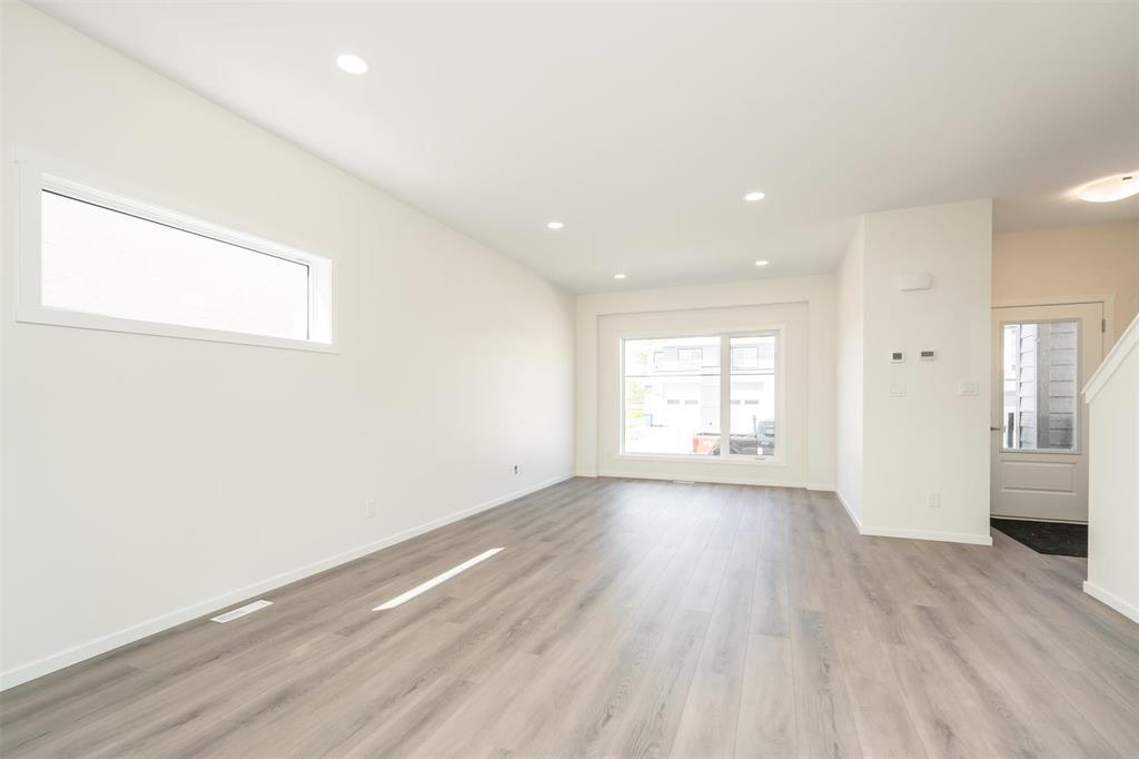 Photo 4 of 247 Avior Drive, Winnipeg MB
