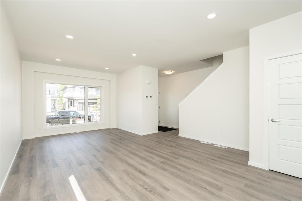 Photo 6 of 247 Avior Drive, Winnipeg MB