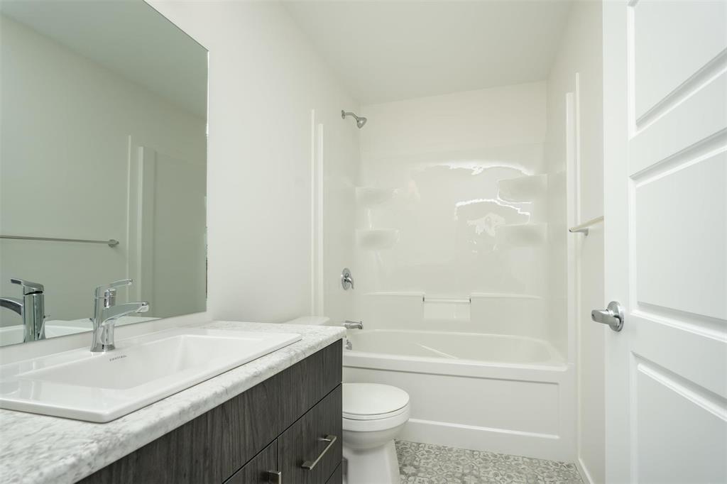 Photo 20 of 247 Avior Drive, Winnipeg MB