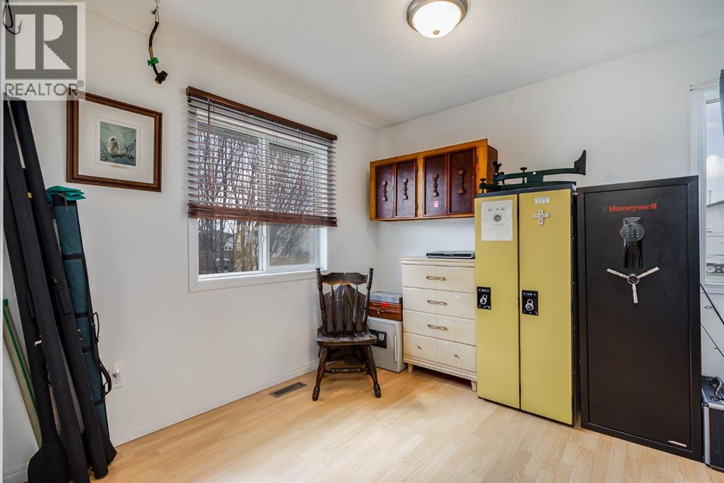 Photo 19 of 330 9 Street, Beiseker AB