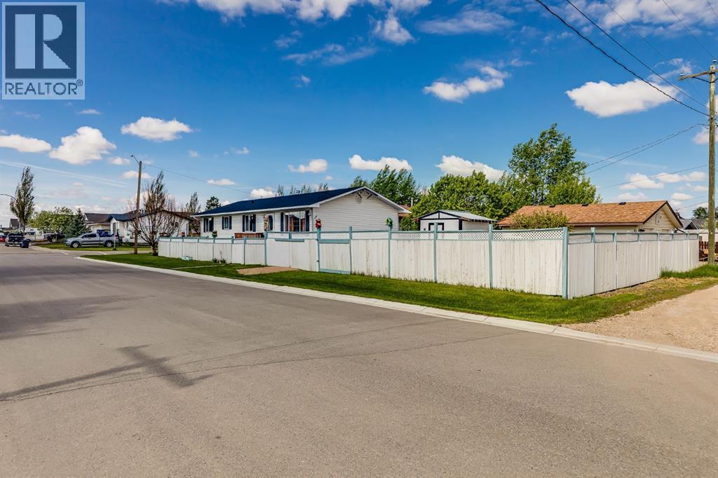 Photo 25 of 330 9 Street, Beiseker AB