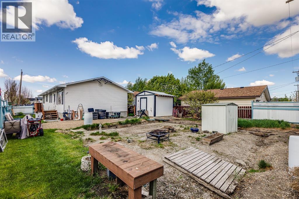 Photo 24 of 330 9 Street, Beiseker AB
