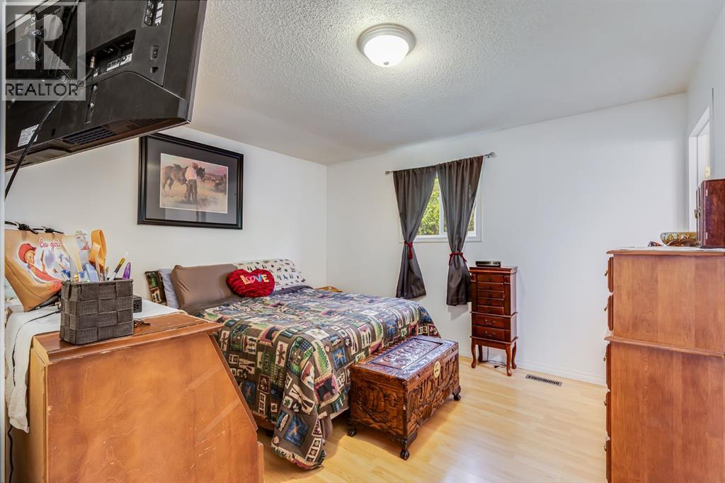 Photo 16 of 330 9 Street, Beiseker AB