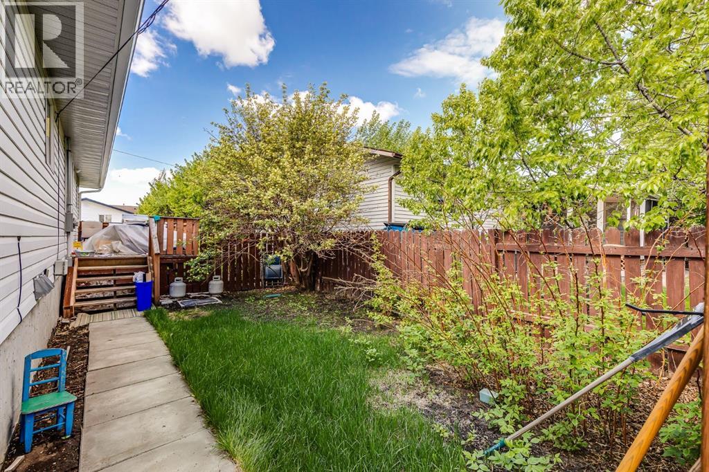 Photo 22 of 330 9 Street, Beiseker AB