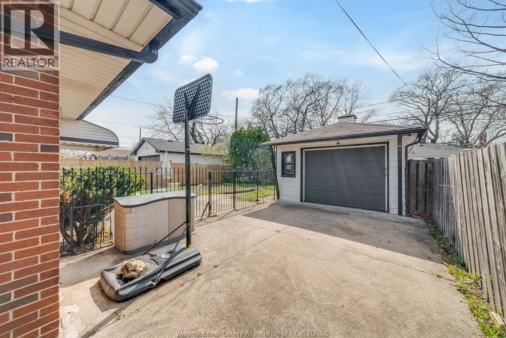 Photo 41 of 465 Riverdale Avenue, Windsor ON
