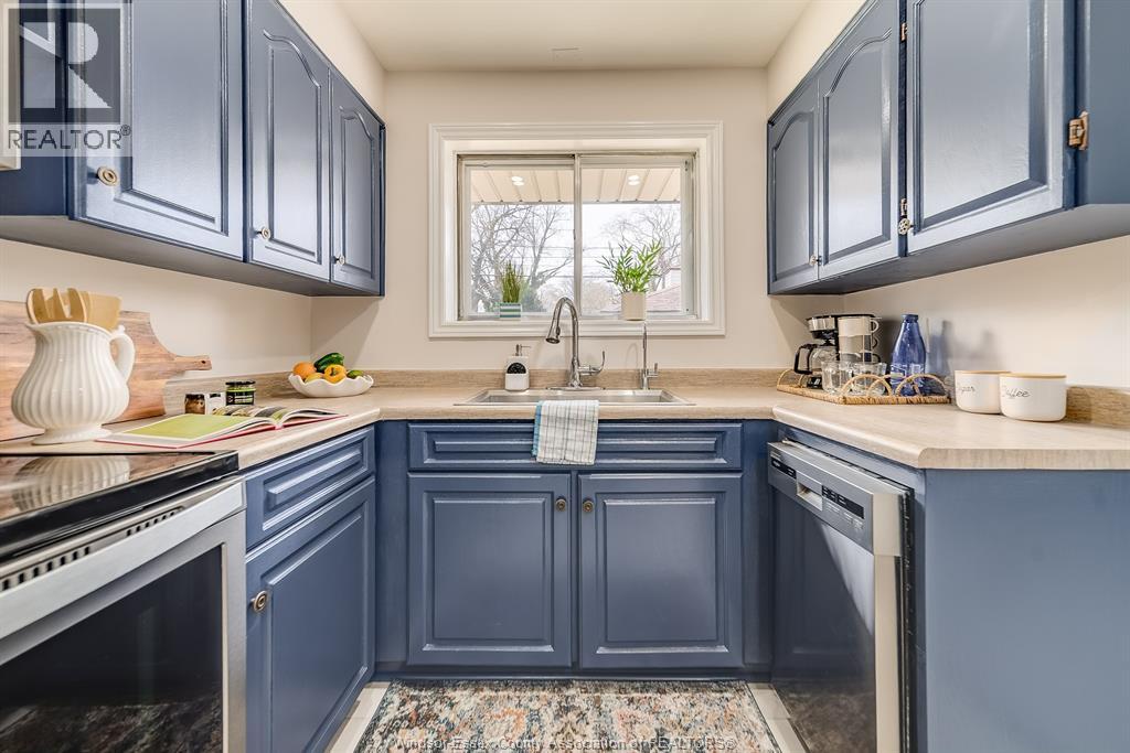 Photo 15 of 465 Riverdale Avenue, Windsor ON
