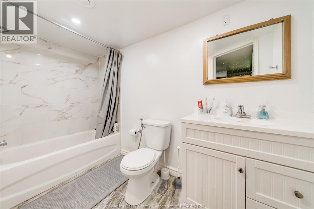 Photo 34 of 465 Riverdale Avenue, Windsor ON