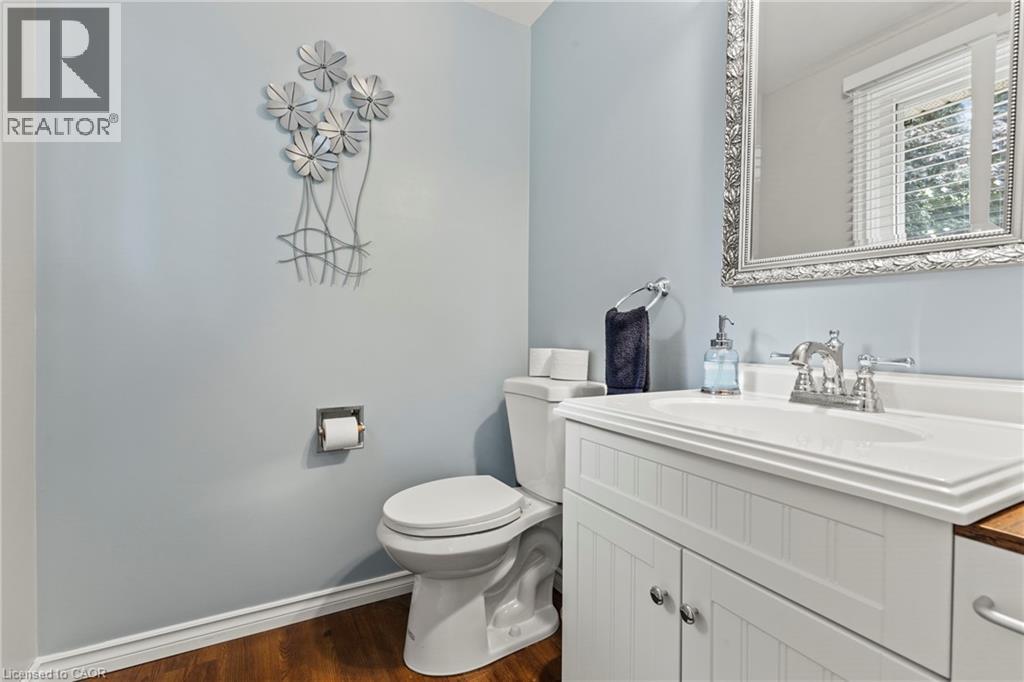 Photo 16 of 992 Garth Street, Hamilton ON