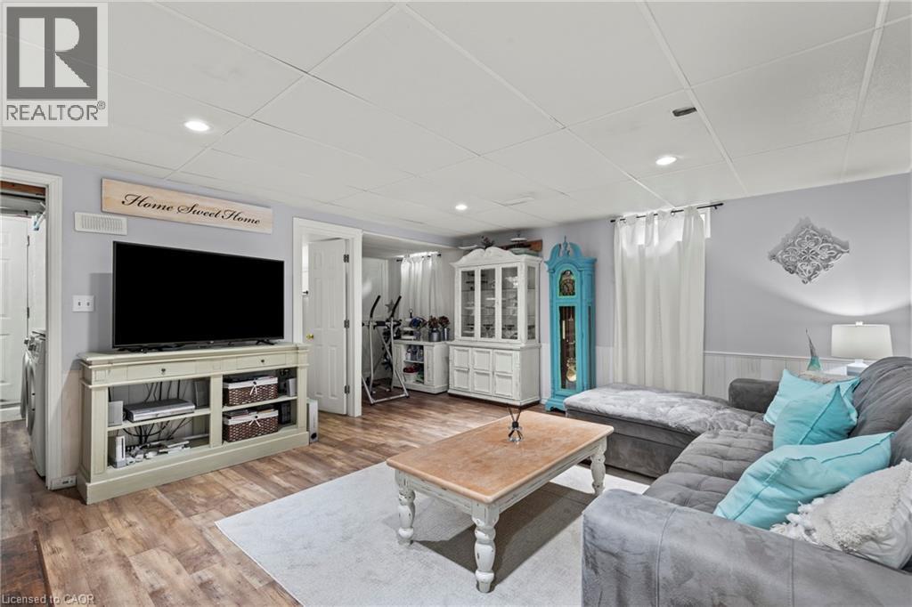 Photo 21 of 992 Garth Street, Hamilton ON