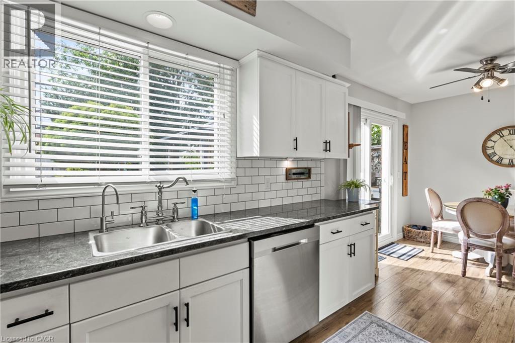 Photo 13 of 992 Garth Street, Hamilton ON