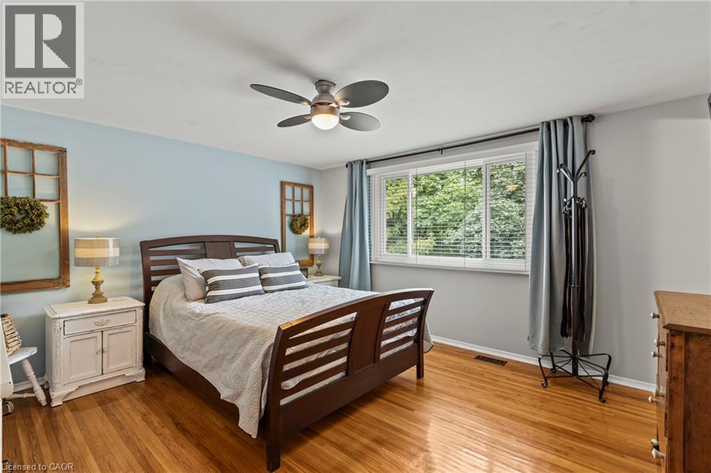 Photo 15 of 992 Garth Street, Hamilton ON