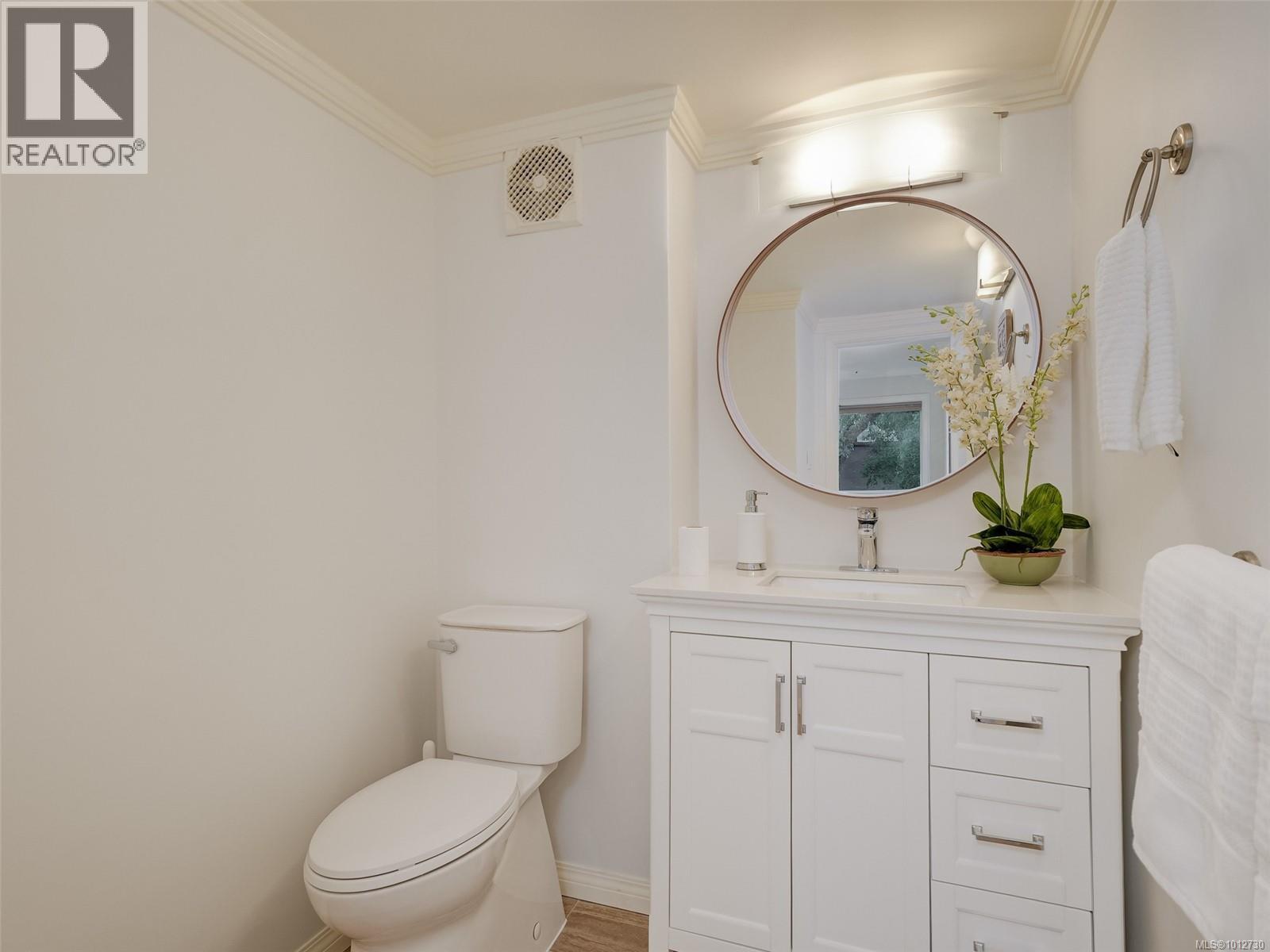 608 1159 Beach Drive, Oak Bay