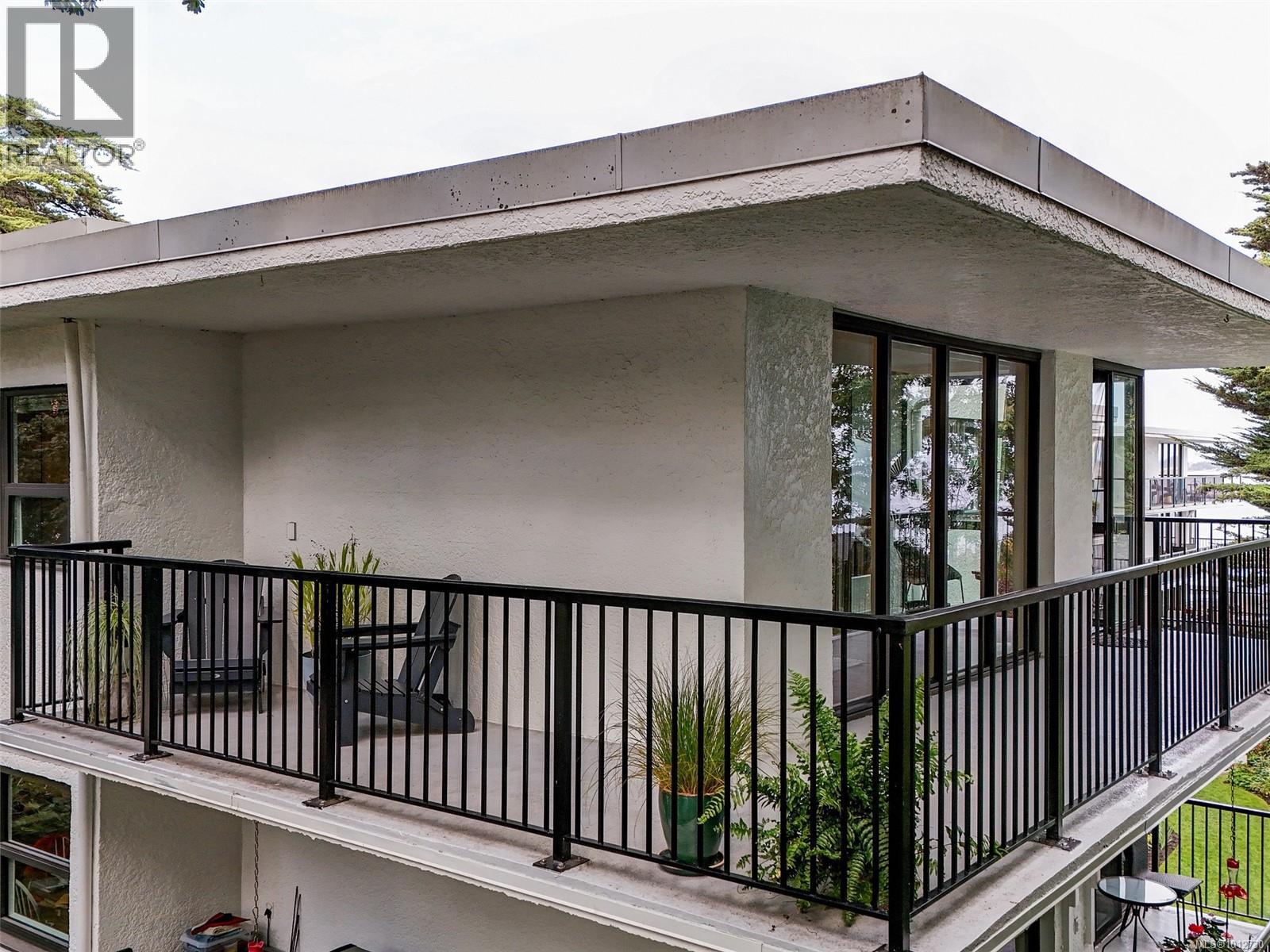 608 1159 Beach Drive, Oak Bay