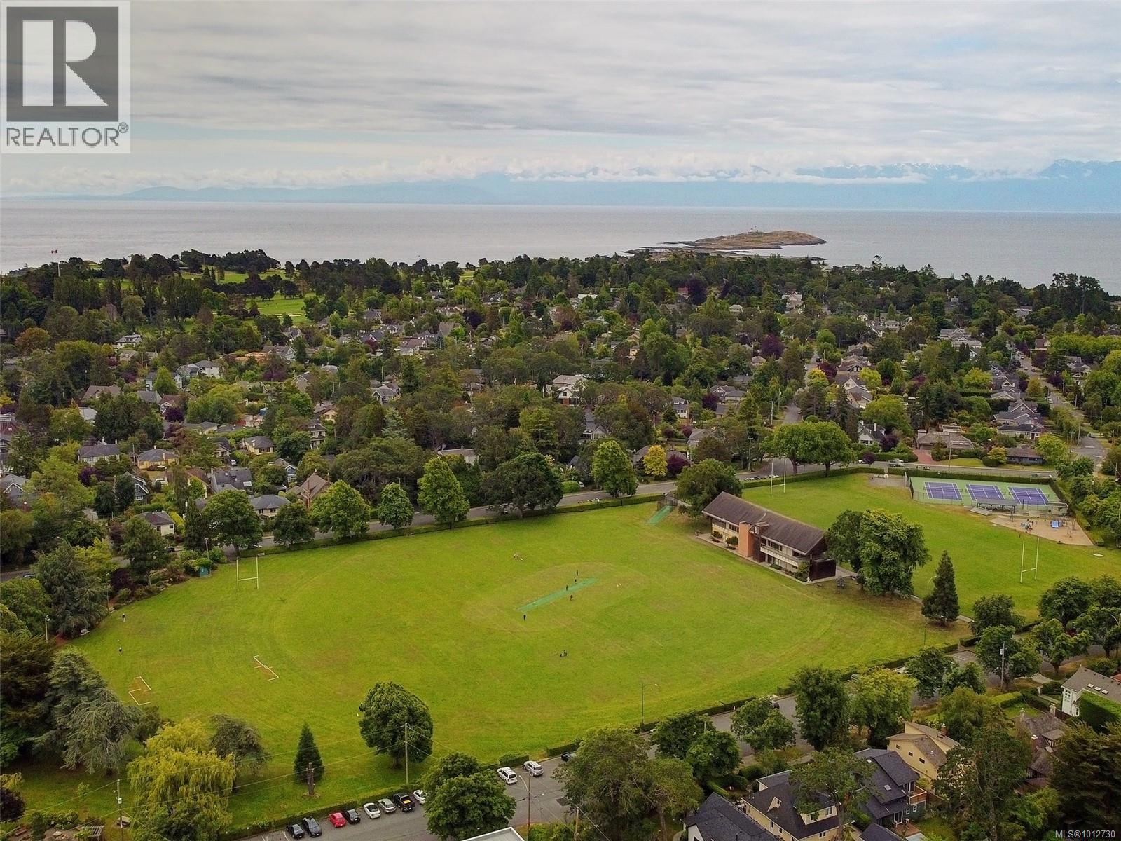 608 1159 Beach Drive, Oak Bay