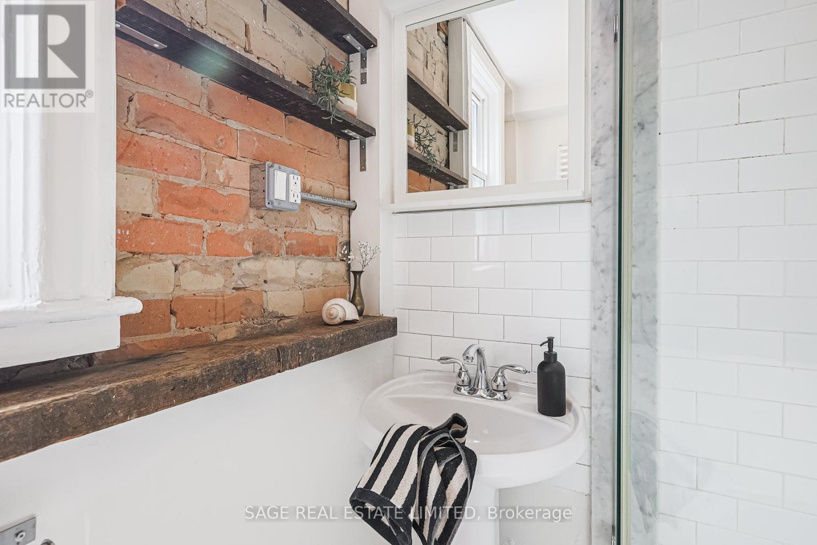 Photo 27 of 140 Strachan Avenue, Toronto ON