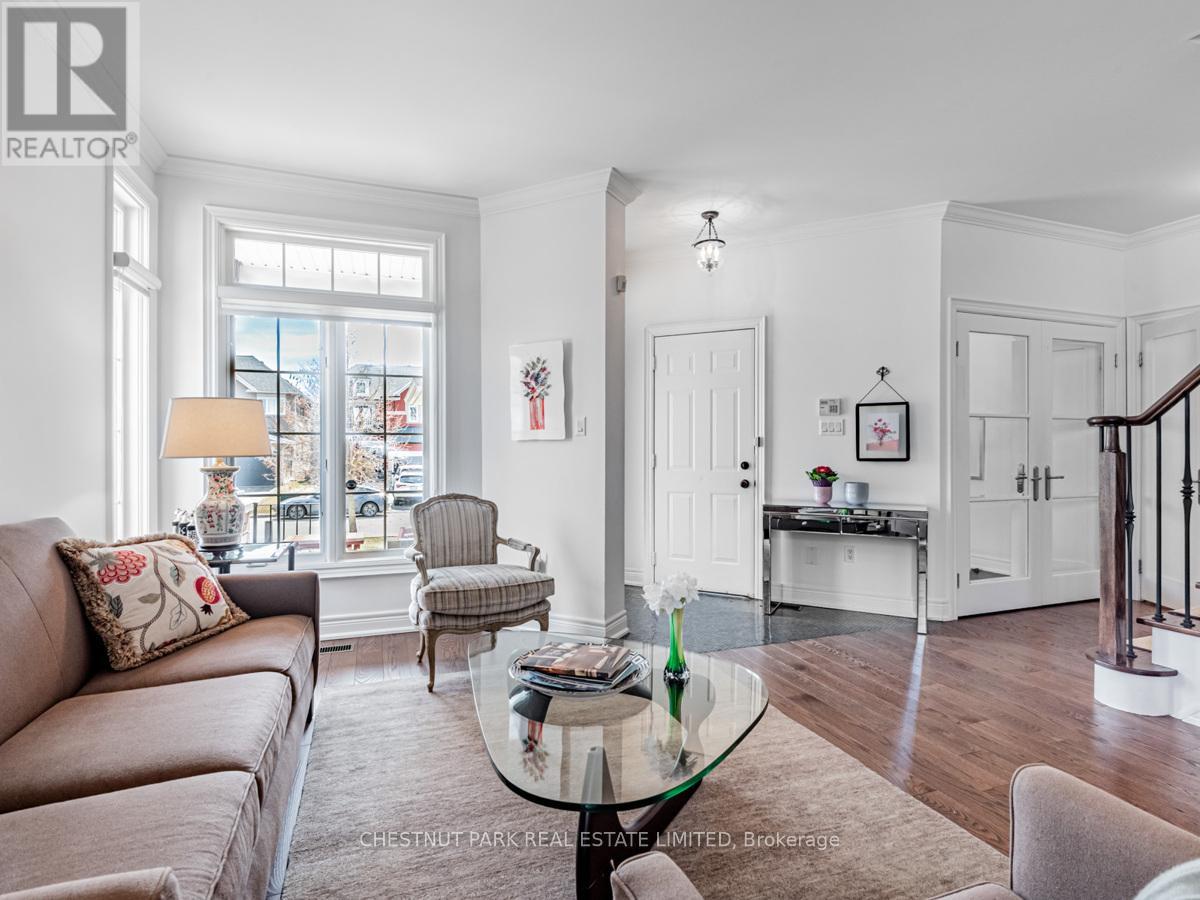 Photo 17 of 86 Forest Lane Drive, Vaughan ON