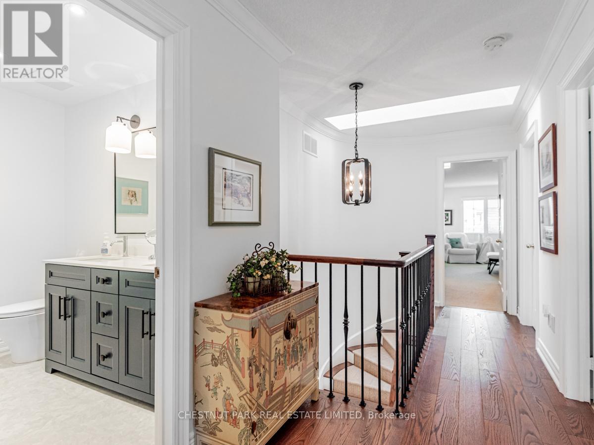 Photo 24 of 86 Forest Lane Drive, Vaughan ON