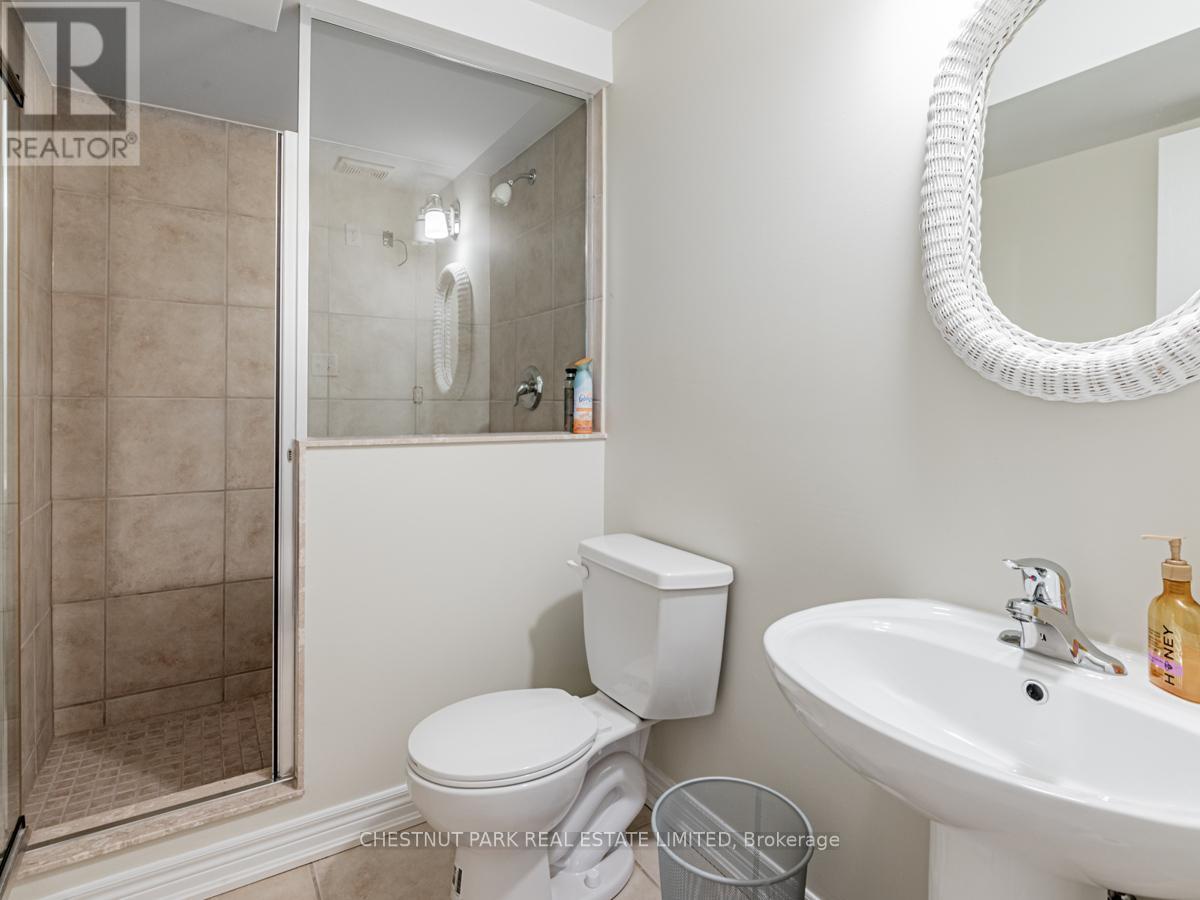 Photo 38 of 86 Forest Lane Drive, Vaughan ON