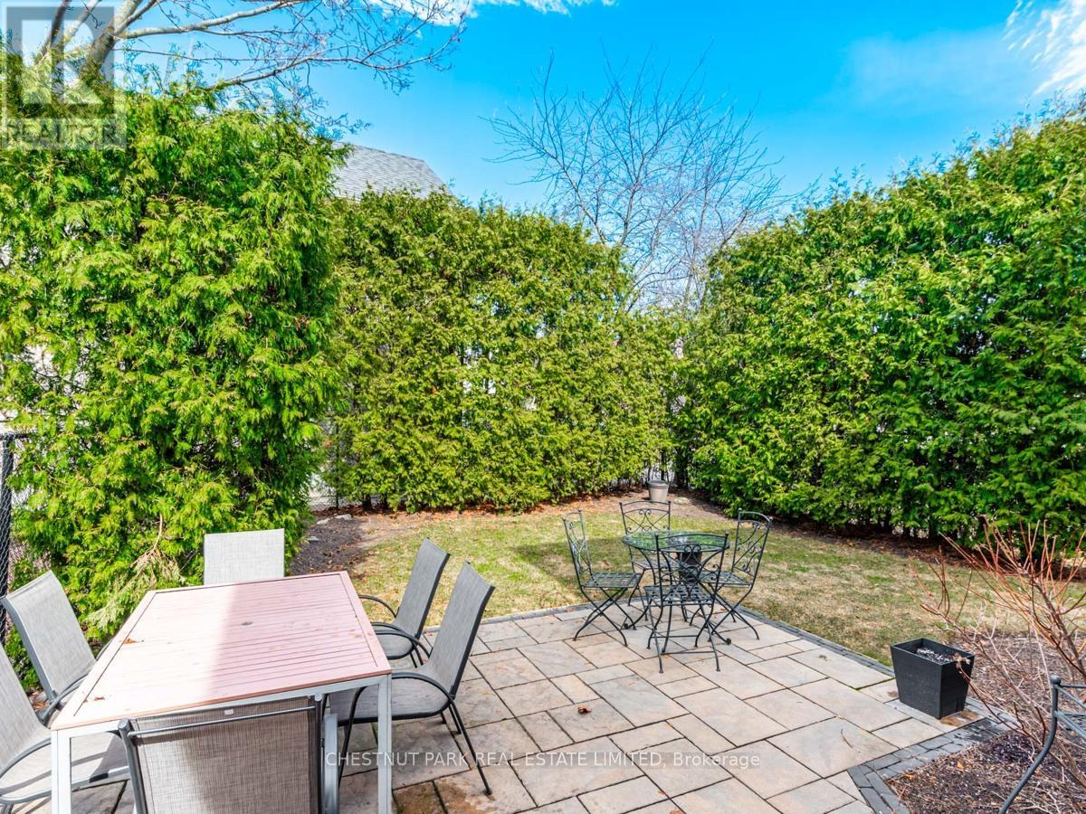 Photo 39 of 86 Forest Lane Drive, Vaughan ON