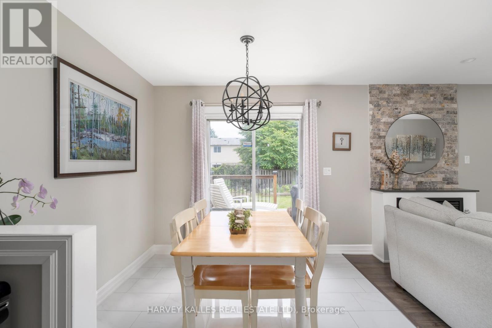 Photo 11 of 491 Sandford Street, Newmarket ON