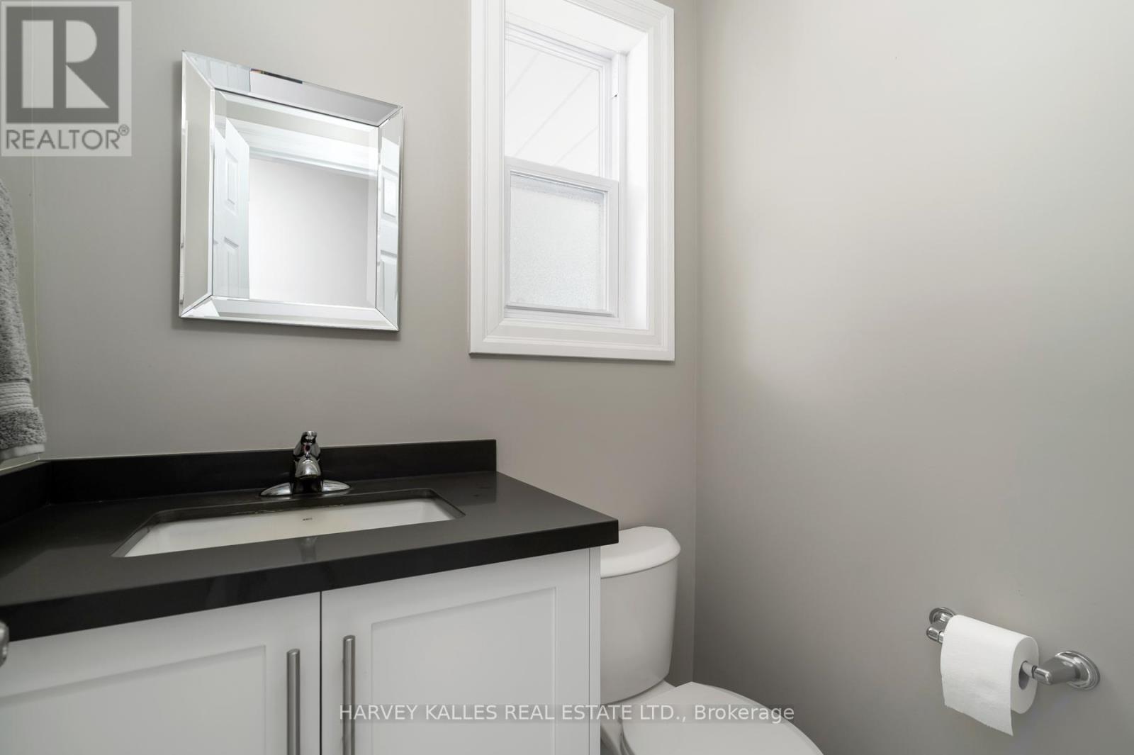 Photo 19 of 491 Sandford Street, Newmarket ON