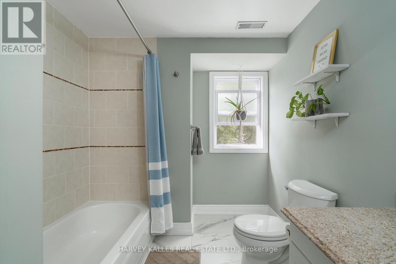 Photo 31 of 491 Sandford Street, Newmarket ON