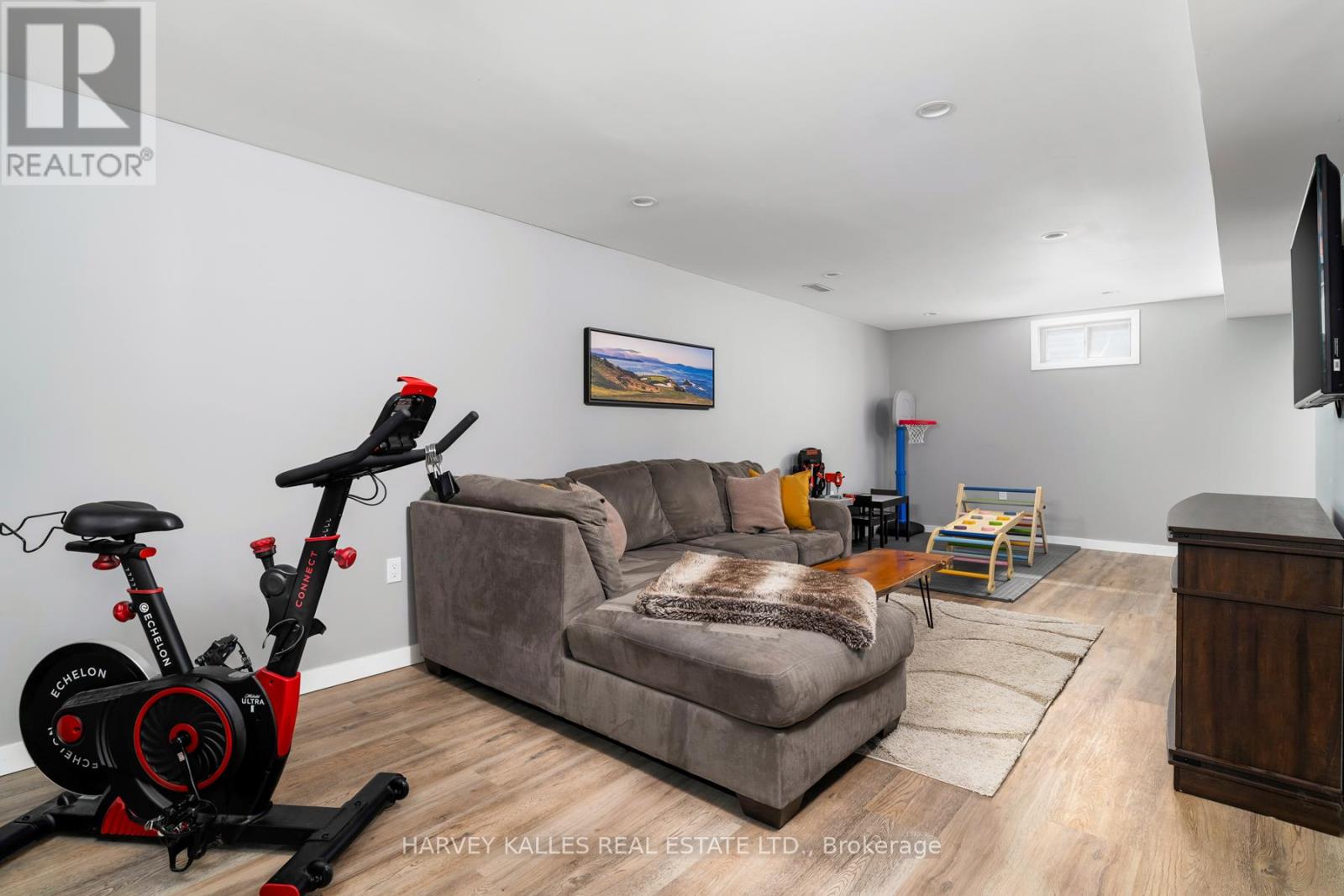 Photo 34 of 491 Sandford Street, Newmarket ON