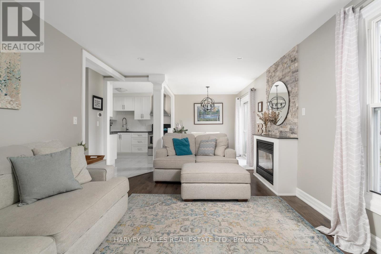 Photo 8 of 491 Sandford Street, Newmarket ON